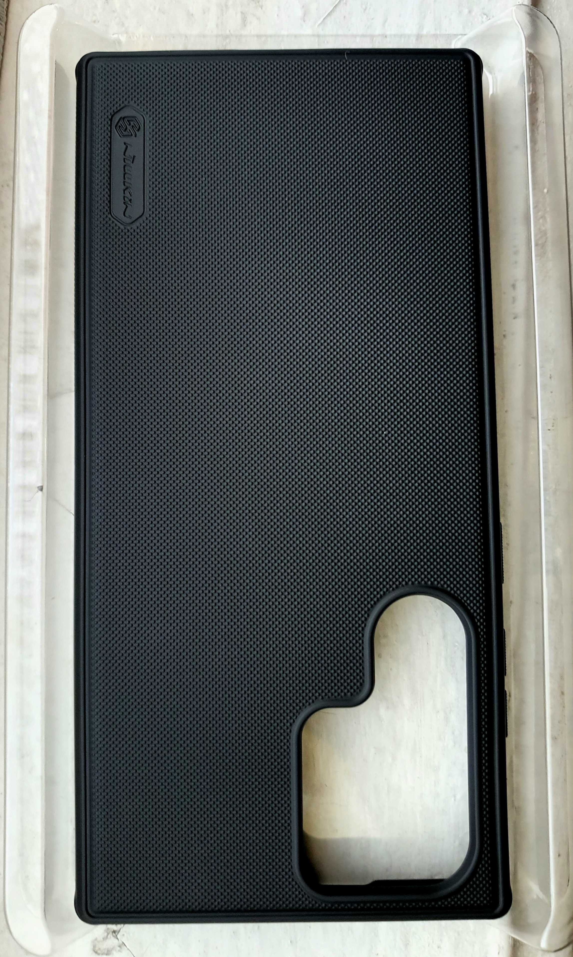 Продам новый запакованный чехол для Samsung S23 Ultra от Nillkin