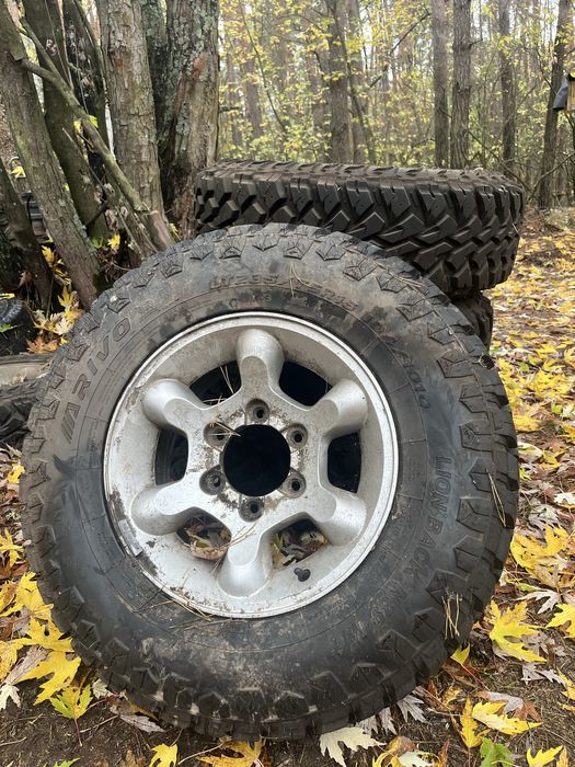 Продам колеса з дисками 15x6.5 ET38 6x139.7