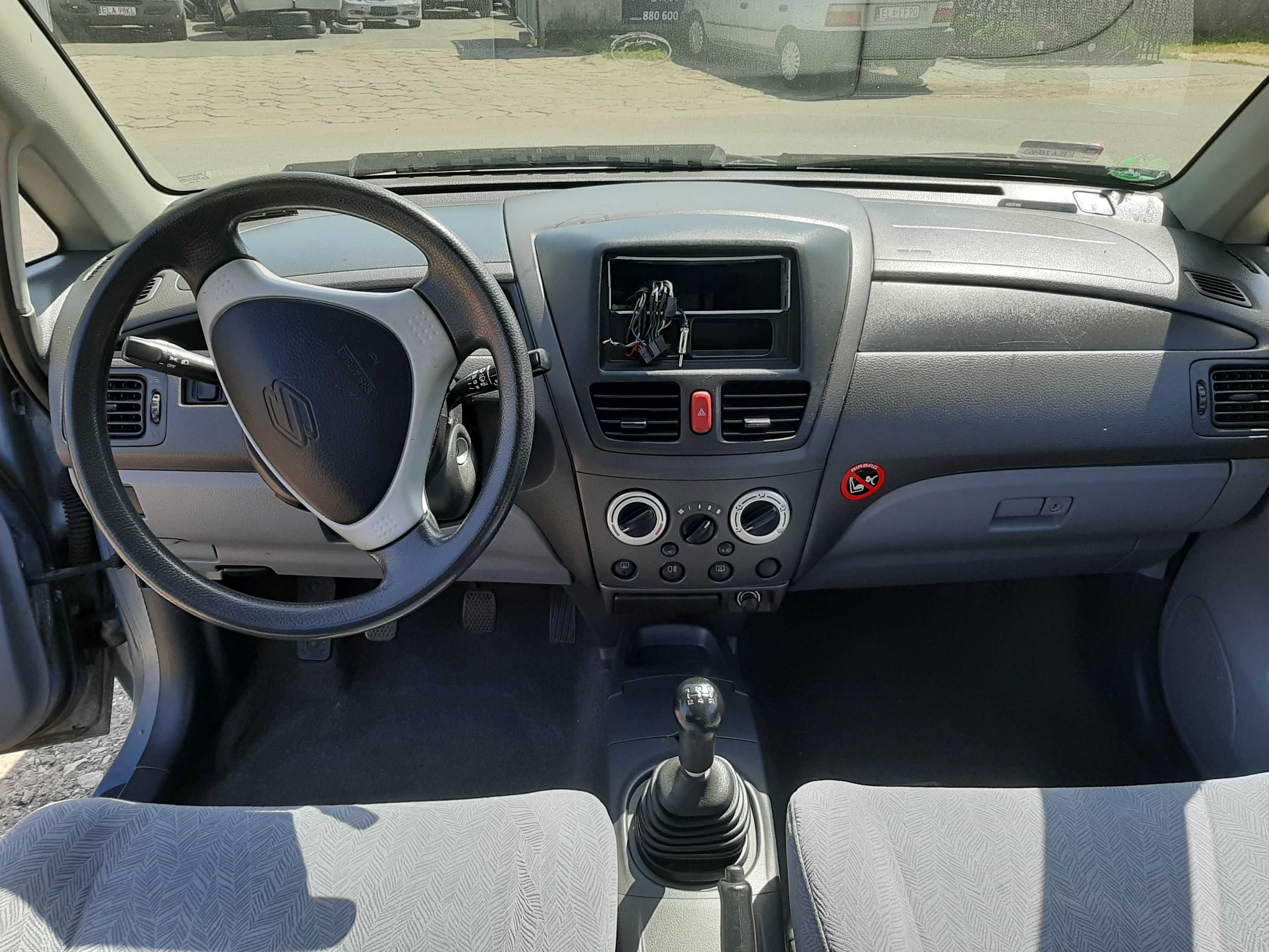 Suzuki Liana 1.6i 2002r.Element wnętrza