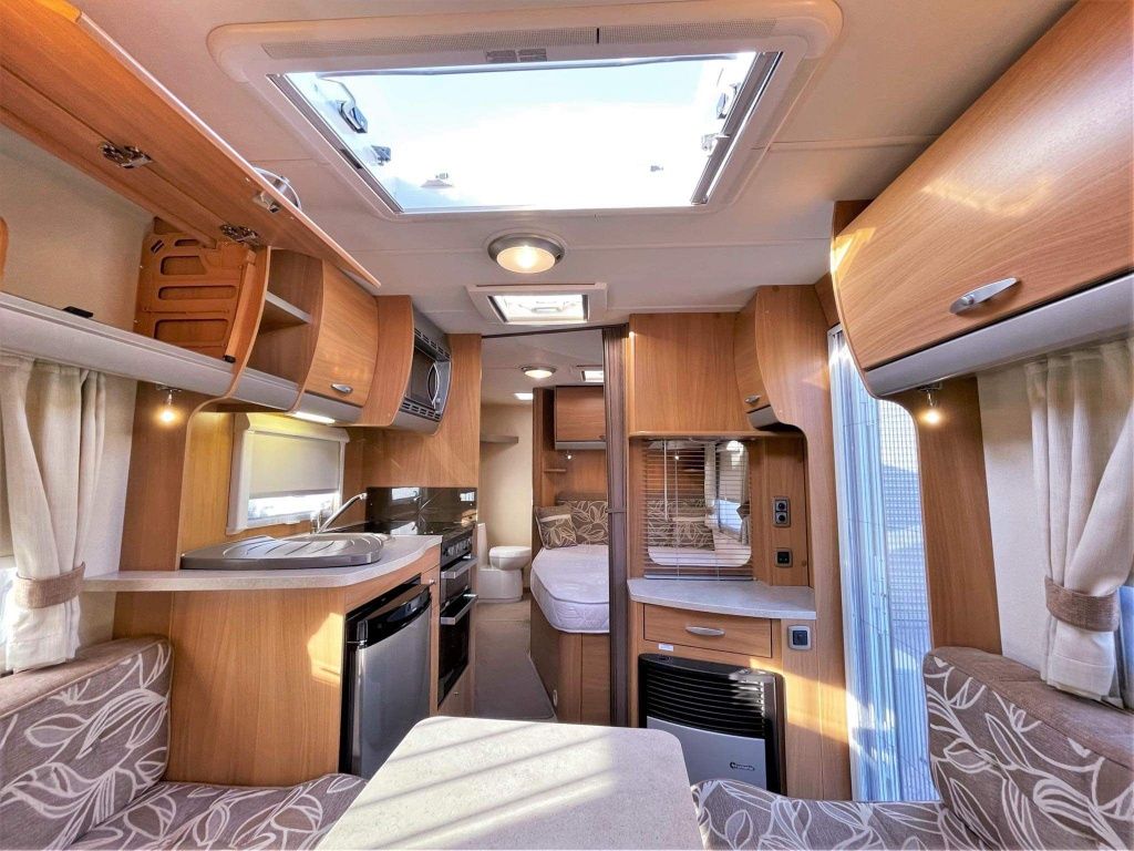 Swift Charisma 550