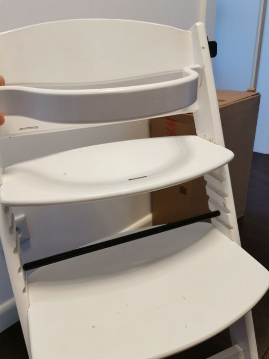 Fotelik krzesło krzesełko do karmienia białe z tacką drewniany używany