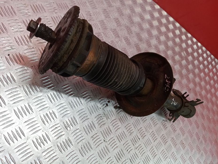 Стойка передня Опель Мовано 3 Ліва права Renault Master 3 Мастер