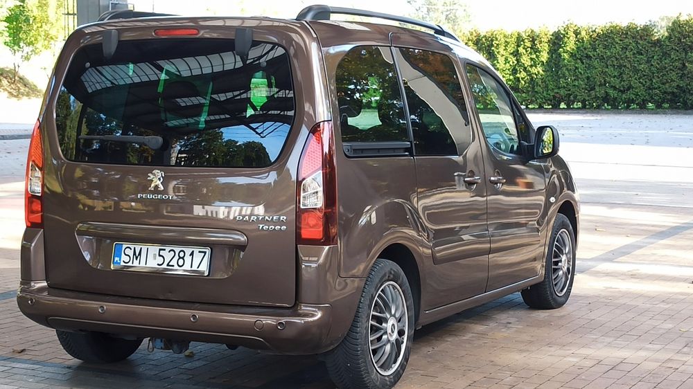 Peugeot partner 2013 ledy 1.6hdi bogate wyposażenie super stan!!!