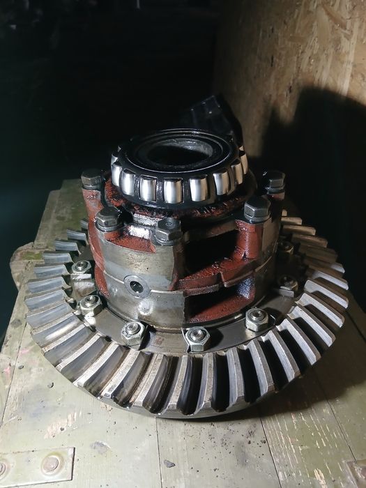 Диференціал з планітаркою заднього моста трактор МТЗ 80, 82.