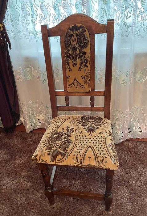 Продаються столи та стула і лавки до них