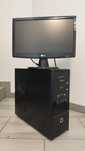 Komputer z monitorem