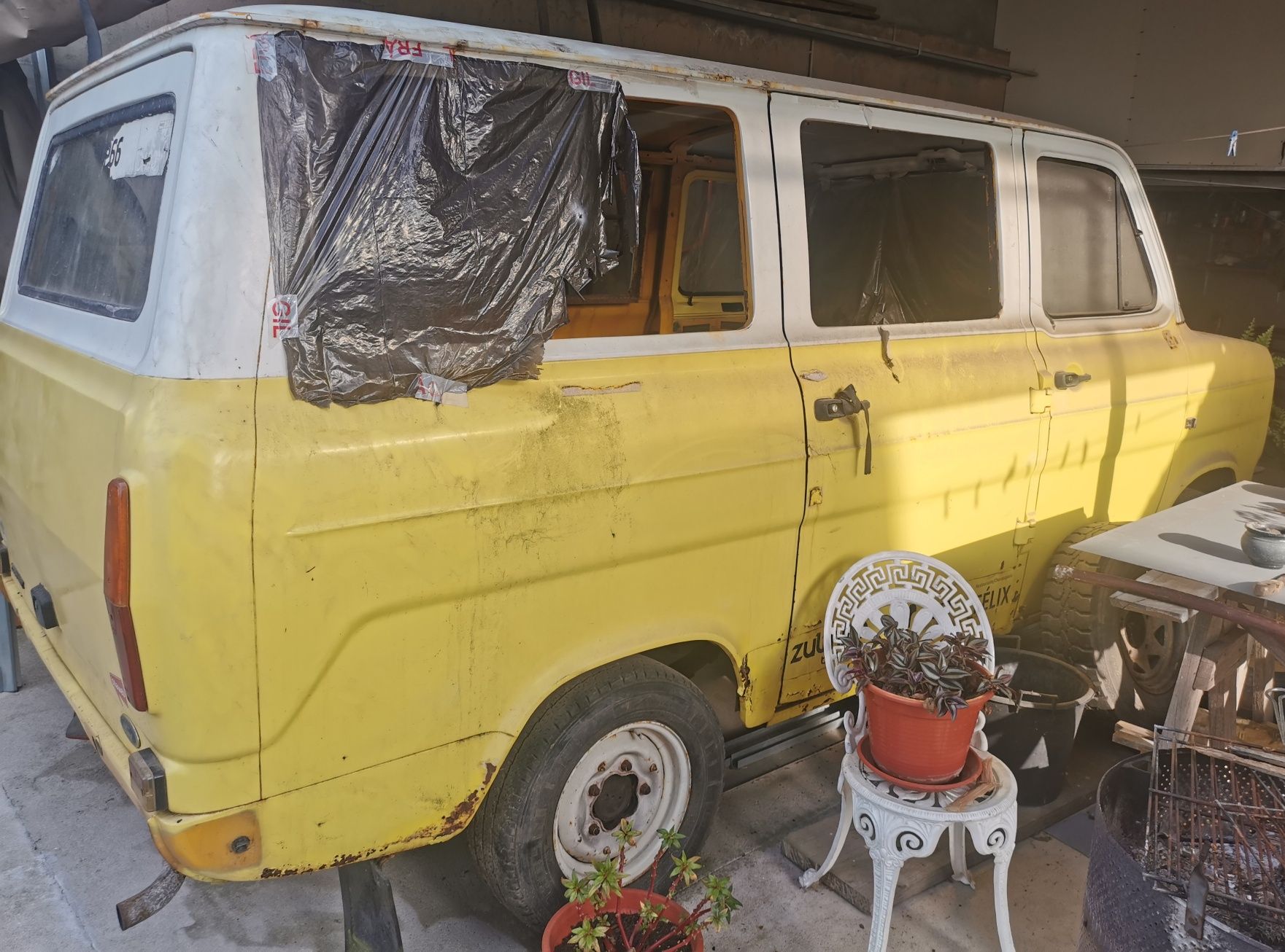 Ford Transit Mk2 de 9 lugares