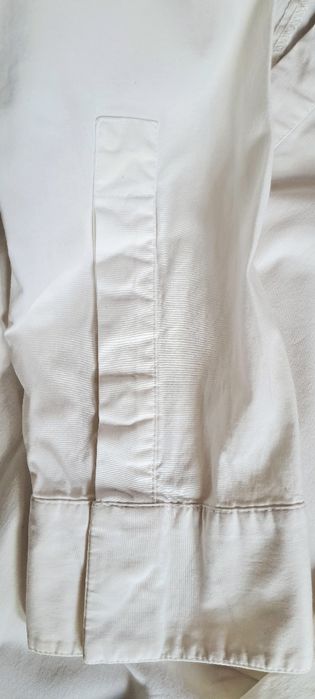 Koszula ciążowa biała – idealna na każdy trymestr!