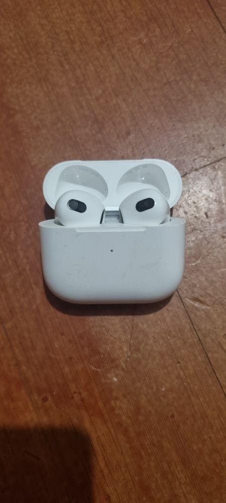 Наушники  APPLE AirPods 3 generation with Lightning Charging Case