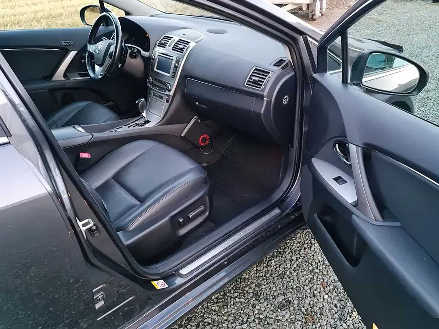 Toyota Avensis 2014