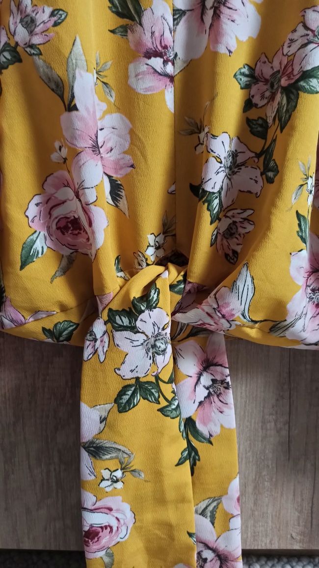 Piękna bluzka, kwiaty, floral, print, wiosna. Primark