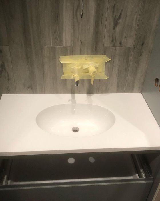 Продам столешницу из исскуственного камня , в ванную комнату