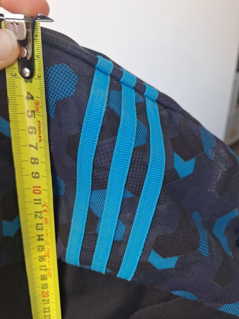 Mochila Adidas, tamanho médio