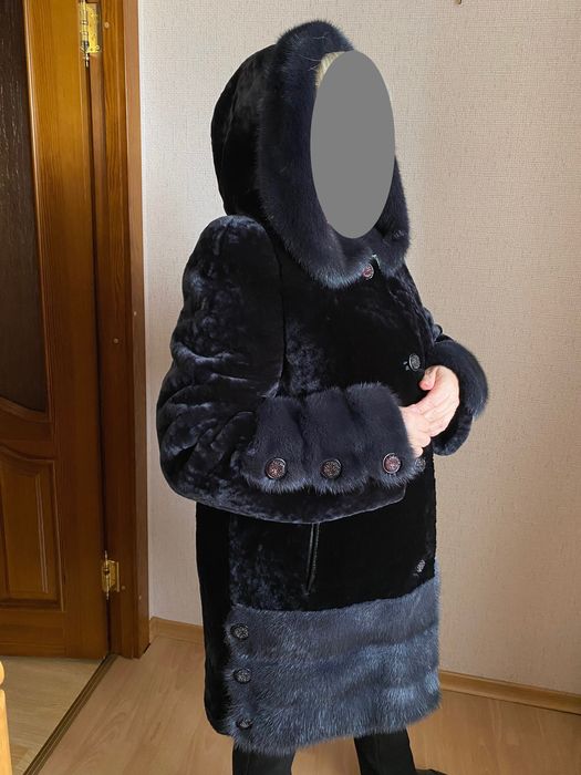 Шуба жіноча мутон + сіро - блакитна норка. Розмір 50, як нова!