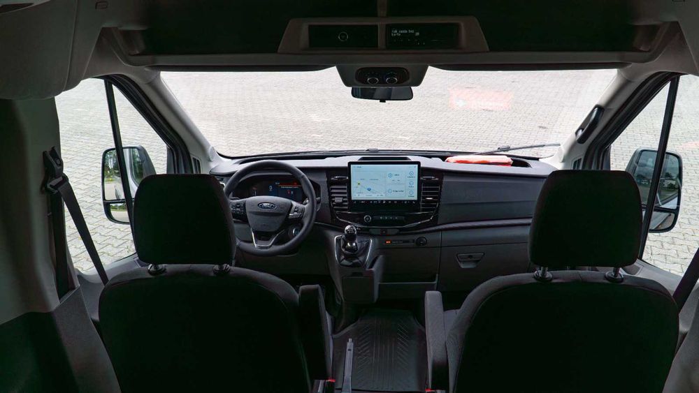 Wynajem autobusu 16 - osobowego Ford Transit 2025