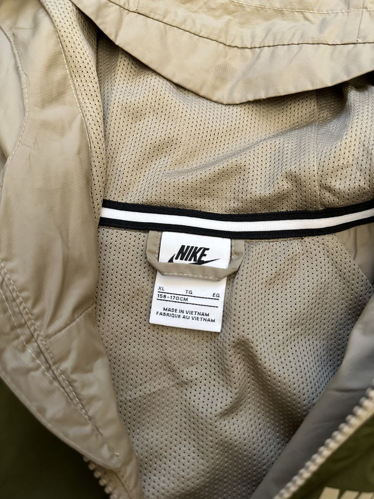 Вітровка куртка Nike