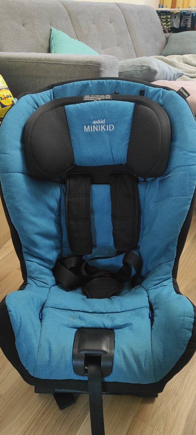 Axkid minikid 1 9-25kg tyłem