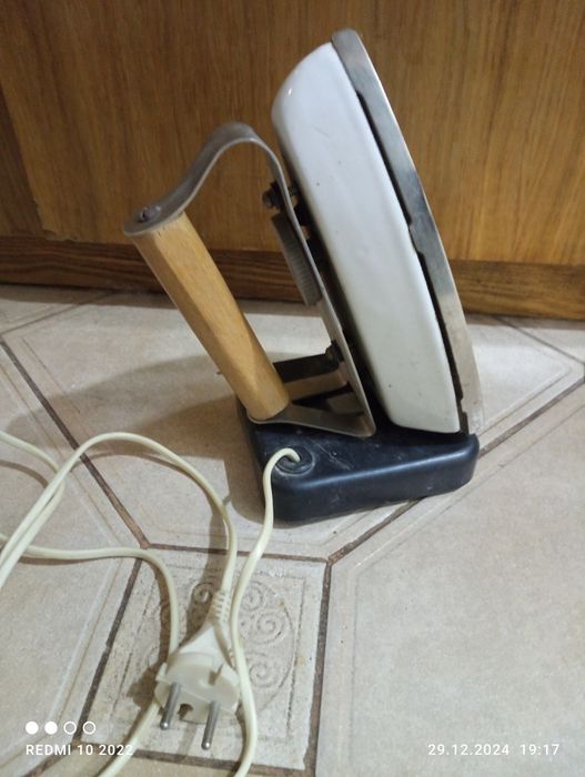 Утюг безпроводний  ссср