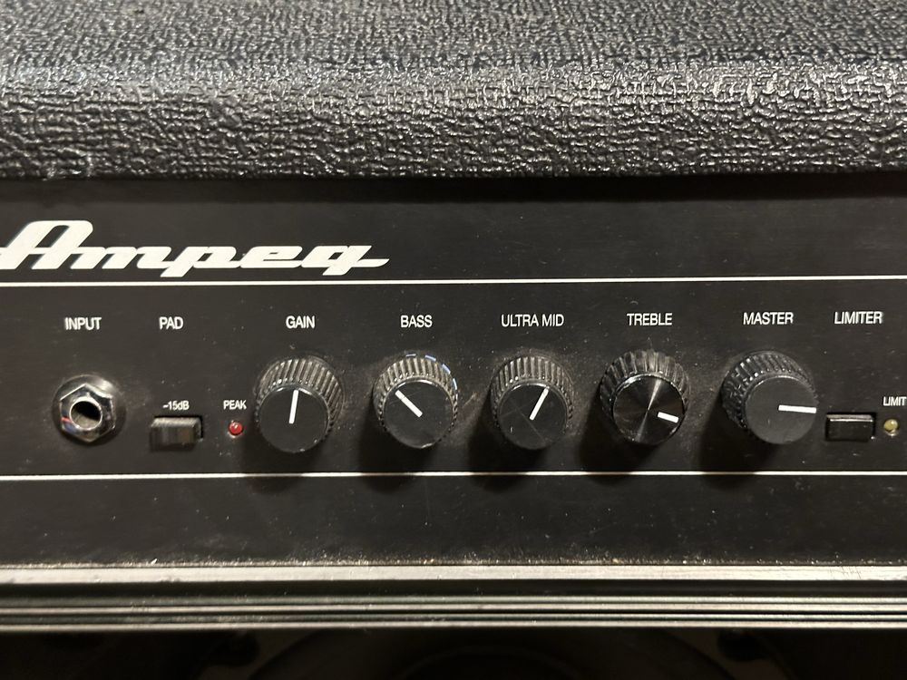 Combo Ampeg B2-48 (USA) głośniki 4x8 cali
