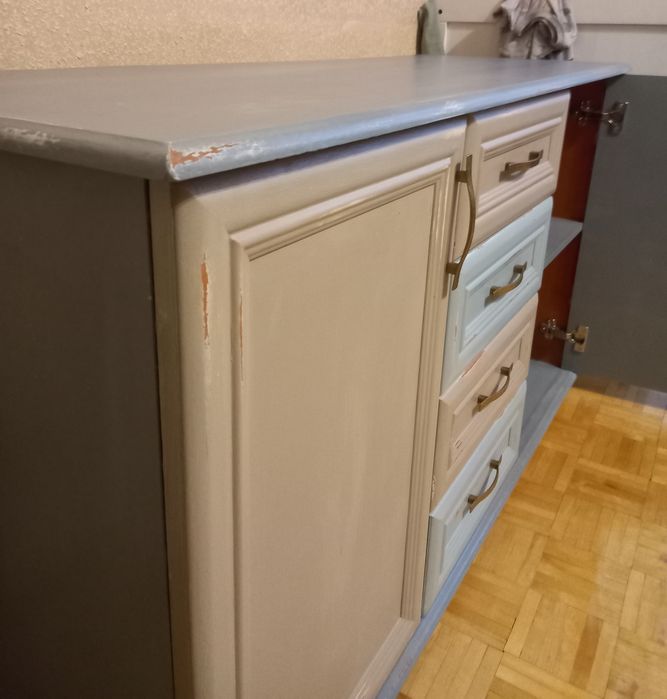 Komoda do pokoju dziewczęcego