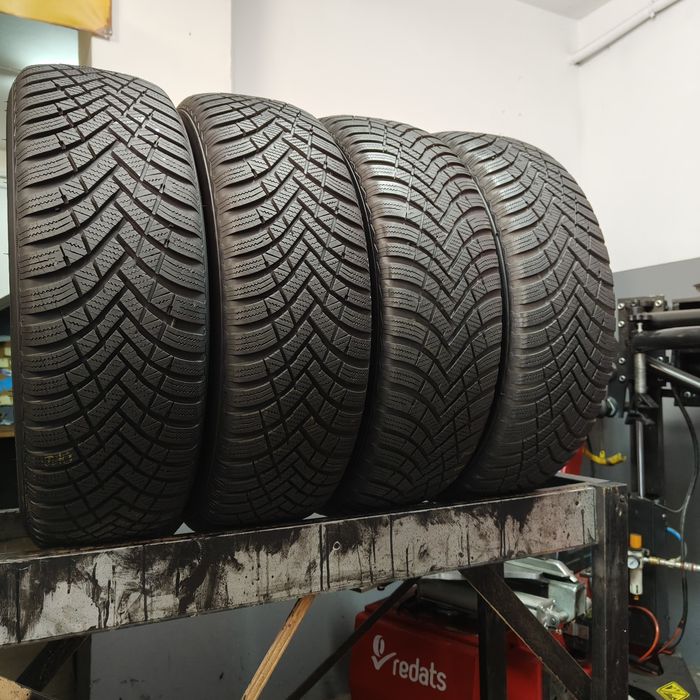 215/65/16 Sprzedam komplet opon zimowych Hankook