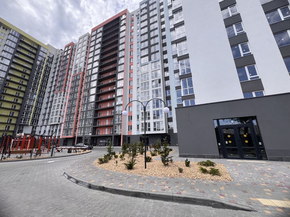 Таирова!Продам 1 ком.квартиру ЖК Акварель 8.Лоджия застеклена .