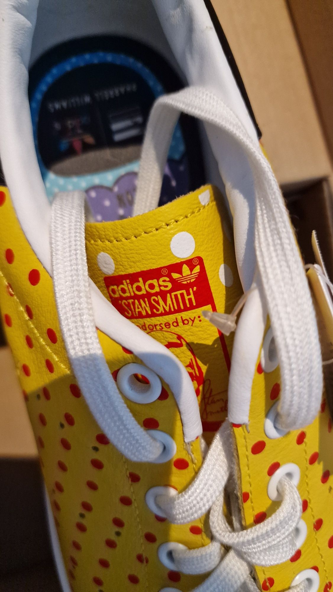 Adidas Stan Smith Pharell Williams 44 nowe żółte czerwone