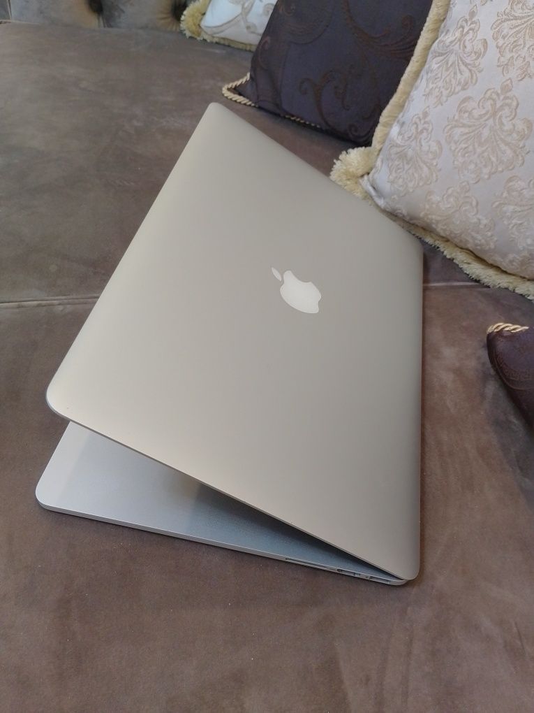 Макбук Про 15 " Retina Quad Core i7 /16gb/250 gbS