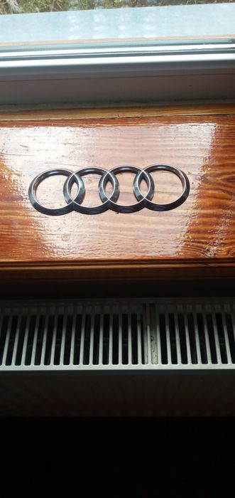 Оригинальний значок AUDI