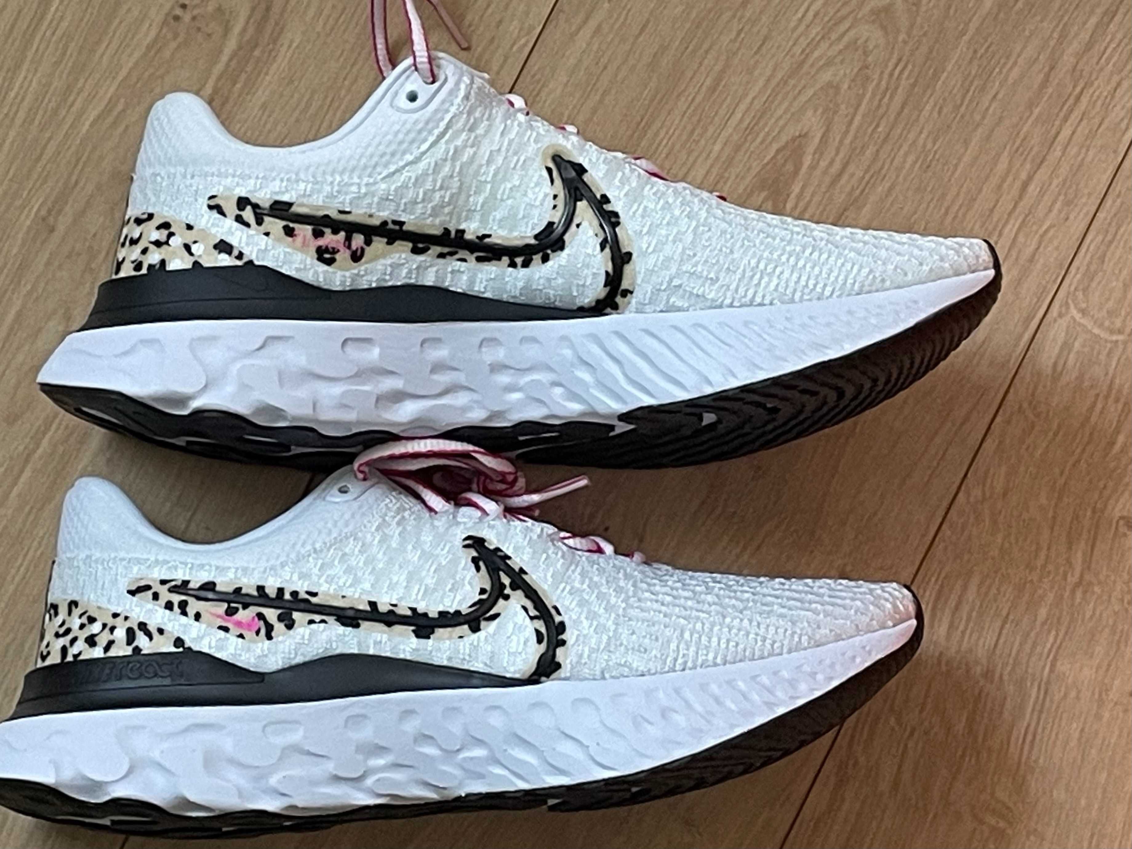 Buty damskie Nike model React Infinity Run FK r. 42,5-27,5 cm
