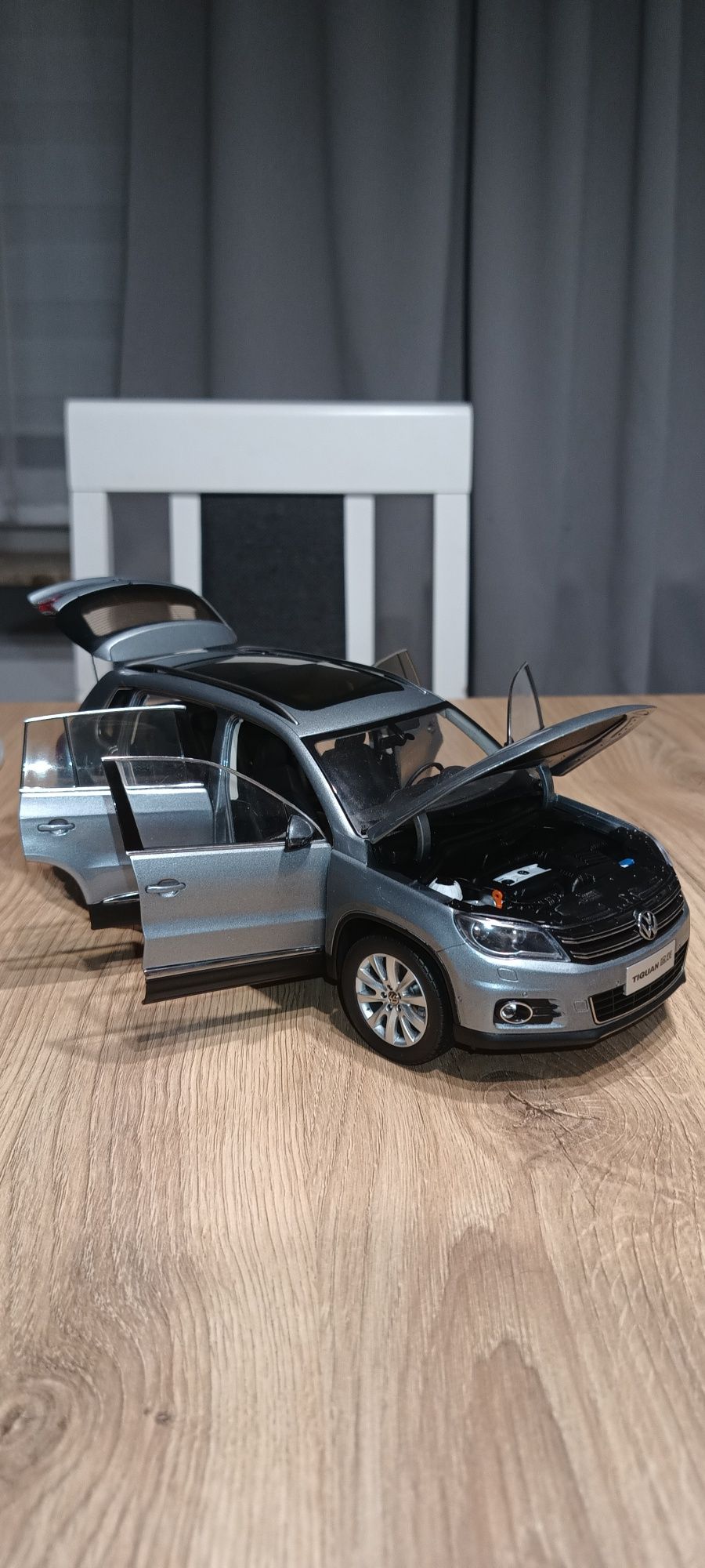 Model VW Tiguan 1:18