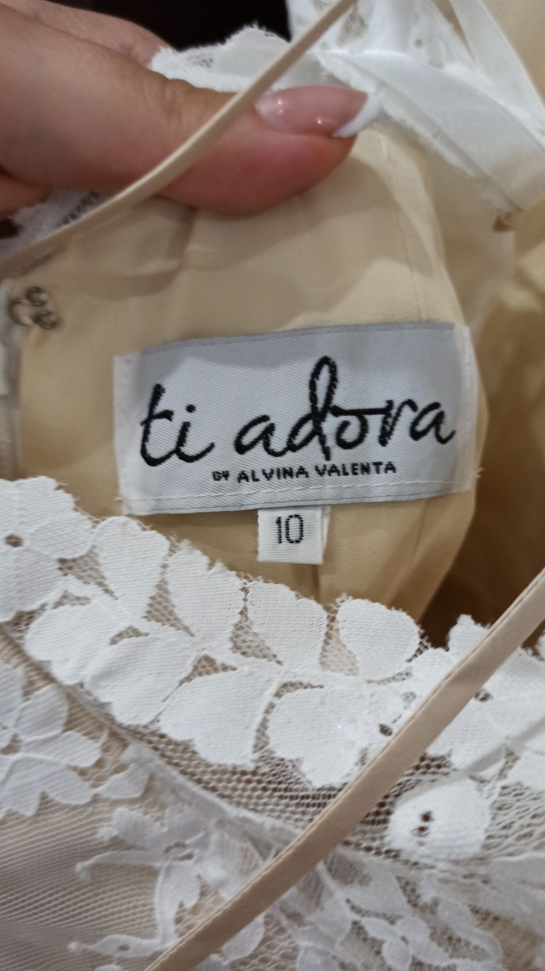 Шикарное свадебное платье от alvina valenta