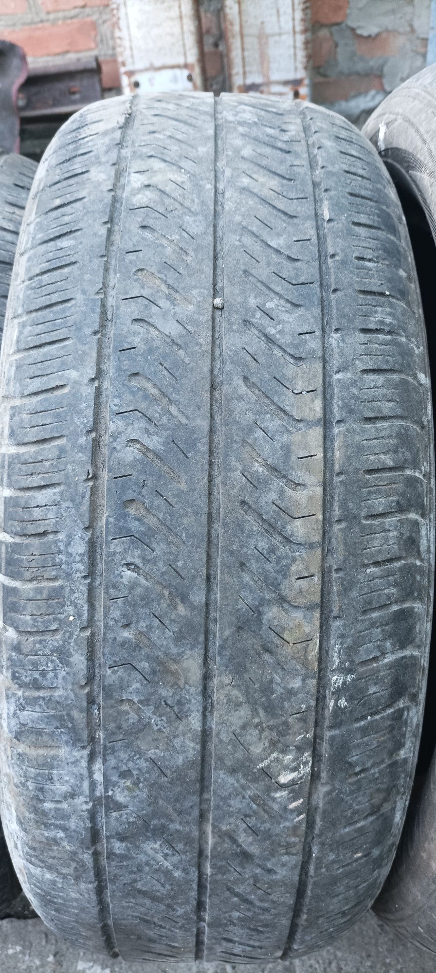 Шини 225/55 r17 4шт 1600 грн