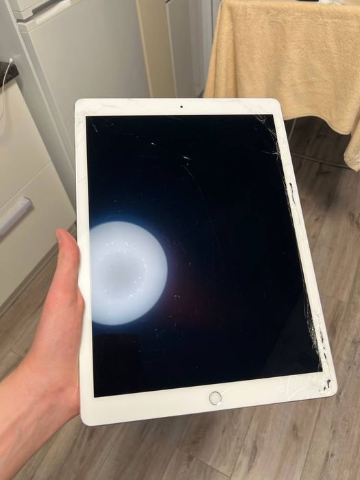 iPad Pro 12.9 2 gen 64gb 10 циклів битий