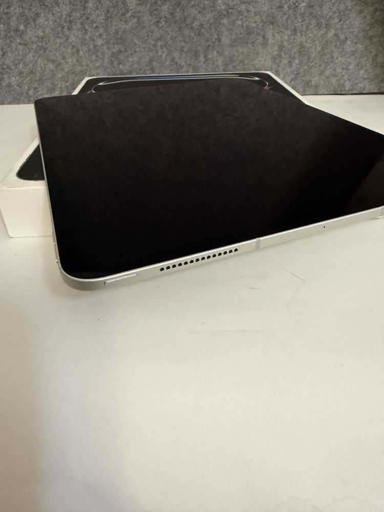 Troco/Vendo IPad Pro 13 M4 512GB Wi-FI + CELLULAR Silver