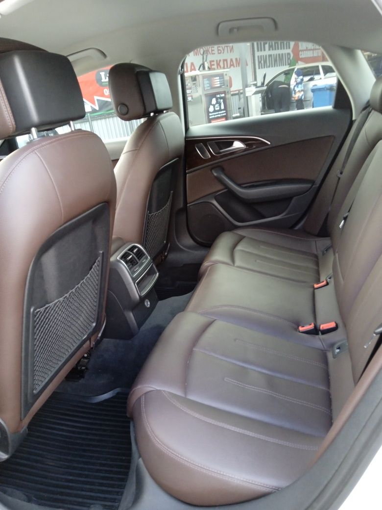 Продам Audi A6 официальный автомобиль не крашен.