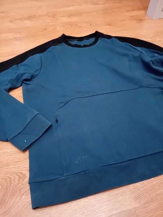 Męska bluza XL 4F, stan jak na zdjęciach,  widać ślady użytkowania,  w