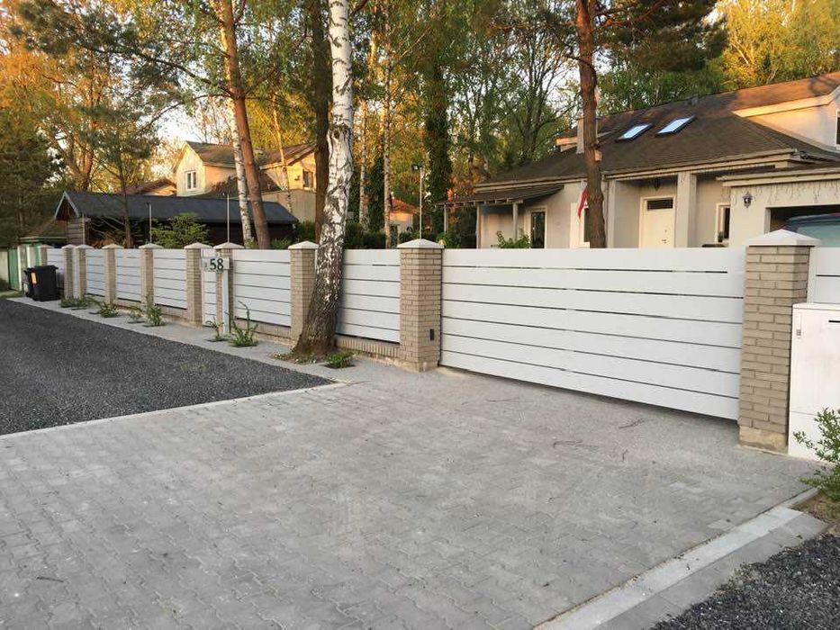 Zestaw ogrodzeniowy: brama przesuwna + furtka, nowoczesna palisada ALU