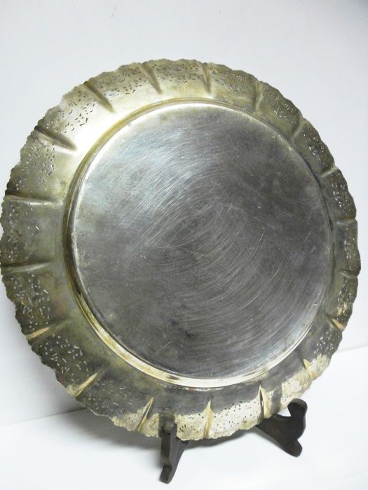 43 cm - antigo tabuleiro - grande prato em casquinha marcada ART PRATA