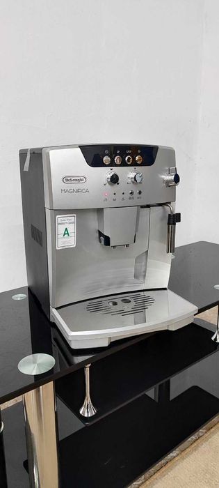Кавомашина DeLonghi Magnifica ESAM 04.110 S – практично нова!
