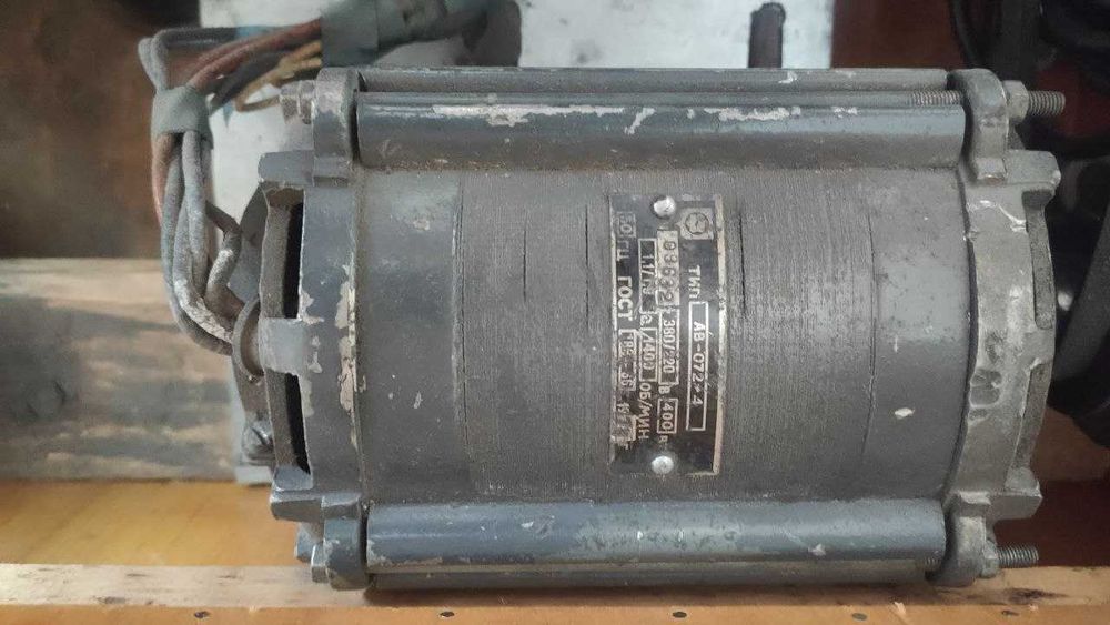 Продам токарний станок