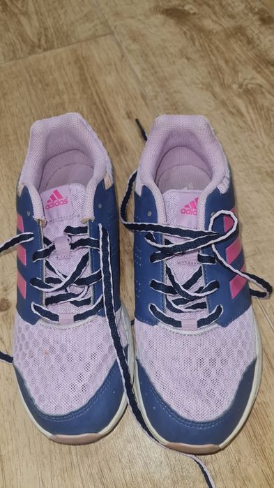 Кроссовки в отличном состоянии,лёгкие,комфортные