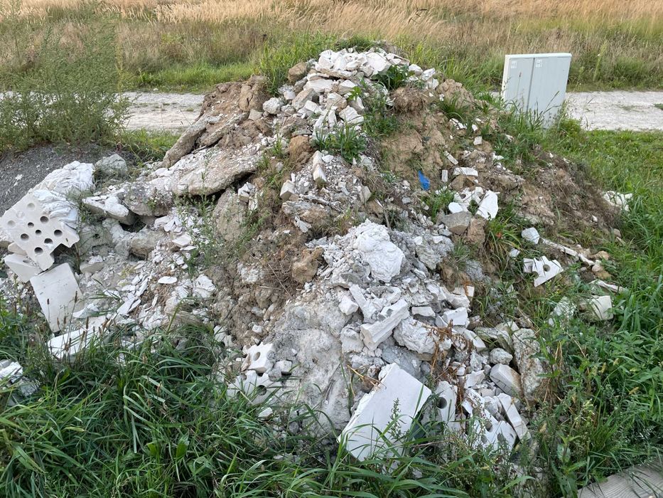 Oddam ziemię z gruzem [Krosno/Korczyna]