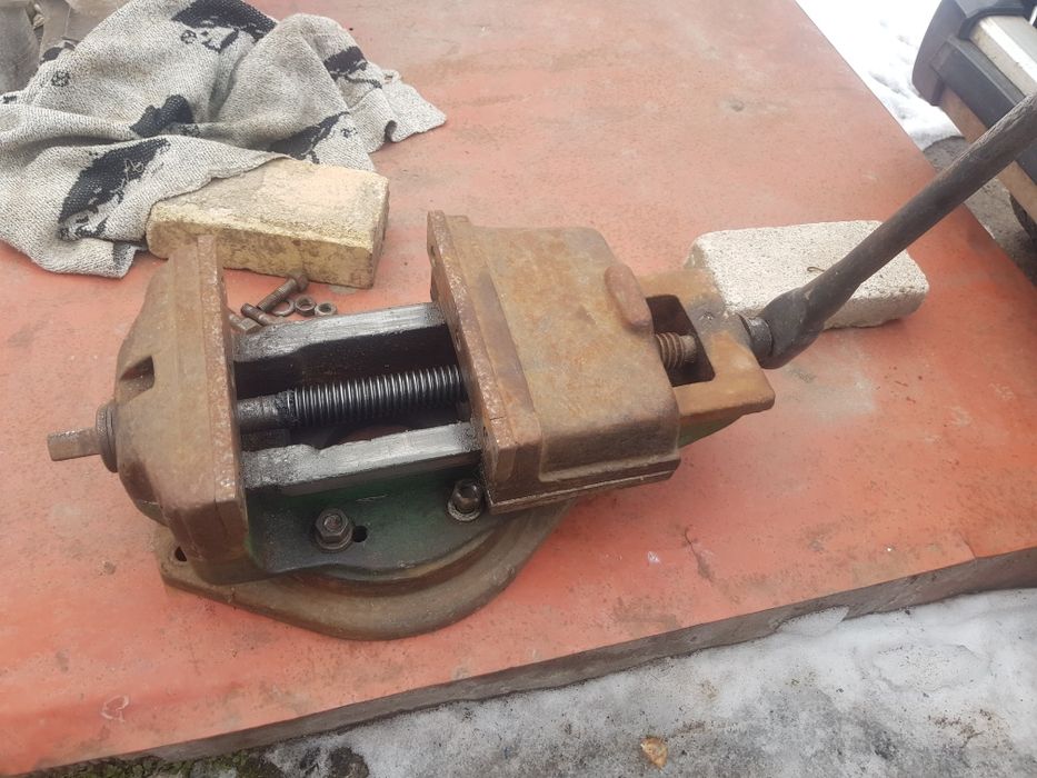 Станочные тиски 250