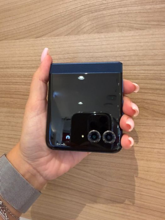 Motorola Razr 60 - equipamento dobravel