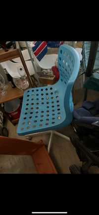 Cadeira azul IKEA