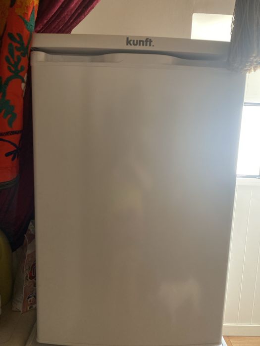 Frigobar kunft com 11 meses  com garantia