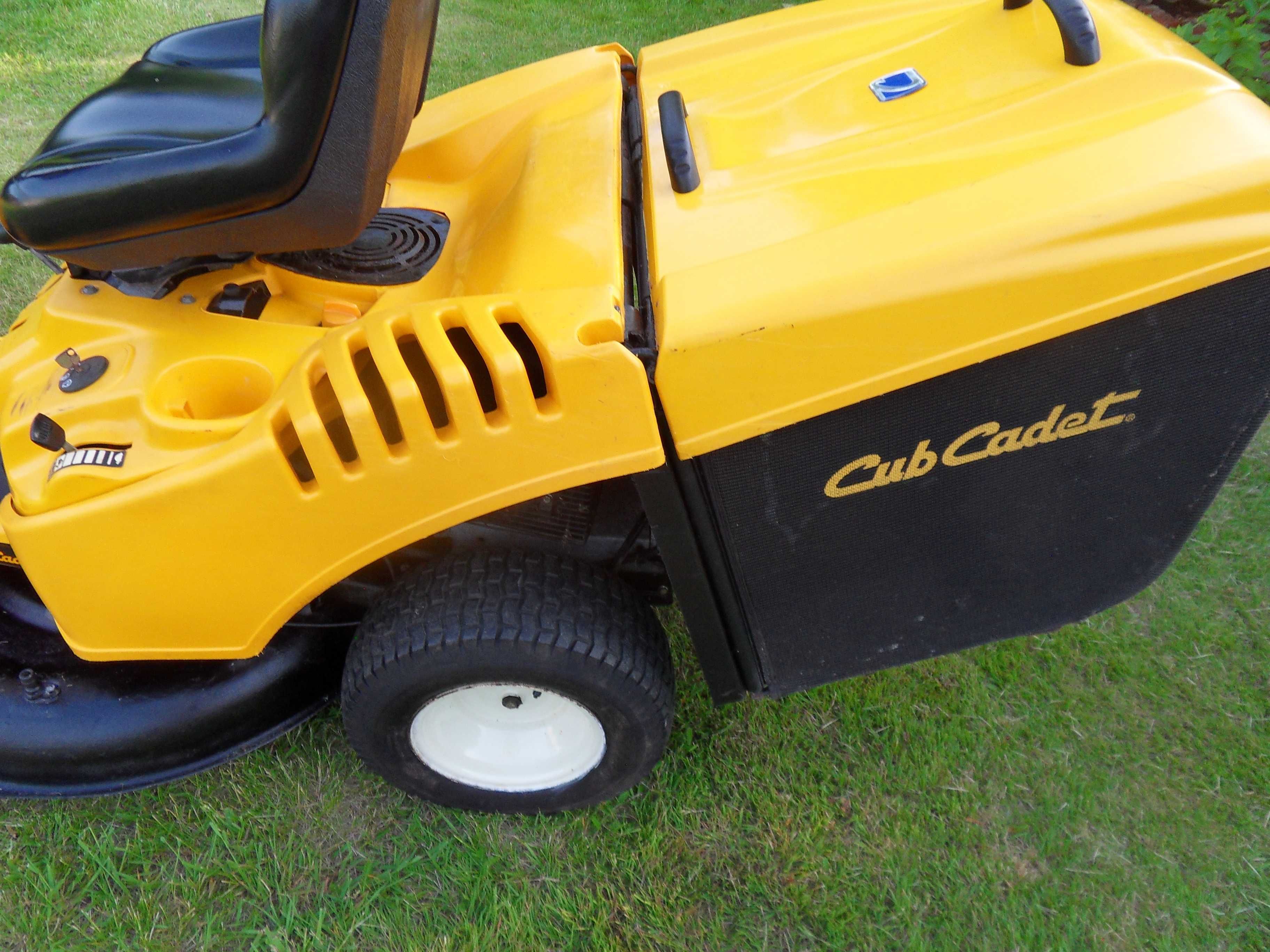 Traktorek ogrodowy Cub Cadet 10 km Manual pompa oleju