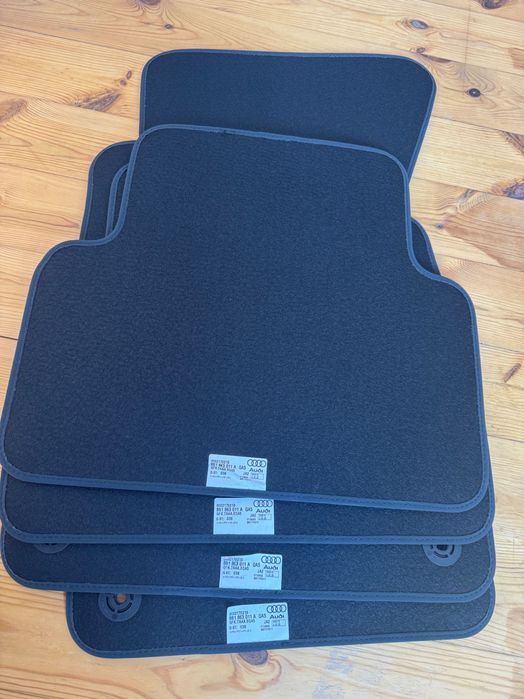 Dywaniki welurowe NOWE oryginalne 8B1/863/011A QA5 Audi A5 B10 2025