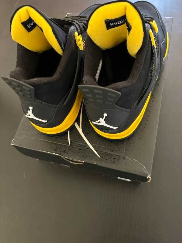 New Nike Air Jordan 4 Retro Thunder 41.